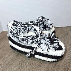 New Handmade House Slippers Adult One Size Stretch Pom- Pom